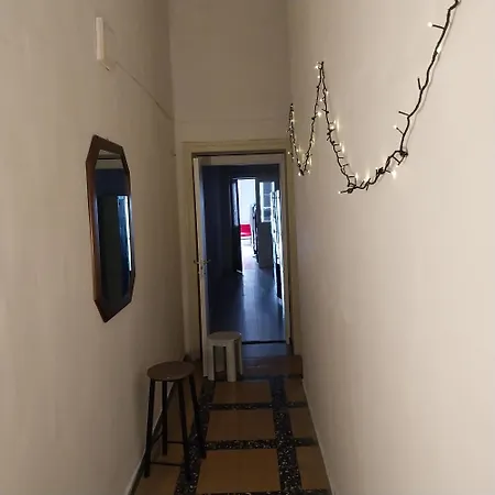 Sahary Hostel Νάπολη